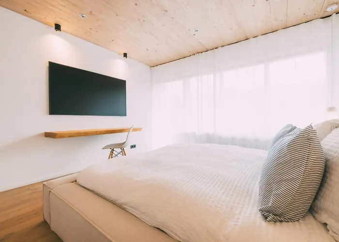 Zentrales Mit Bergblick In Bewohnter